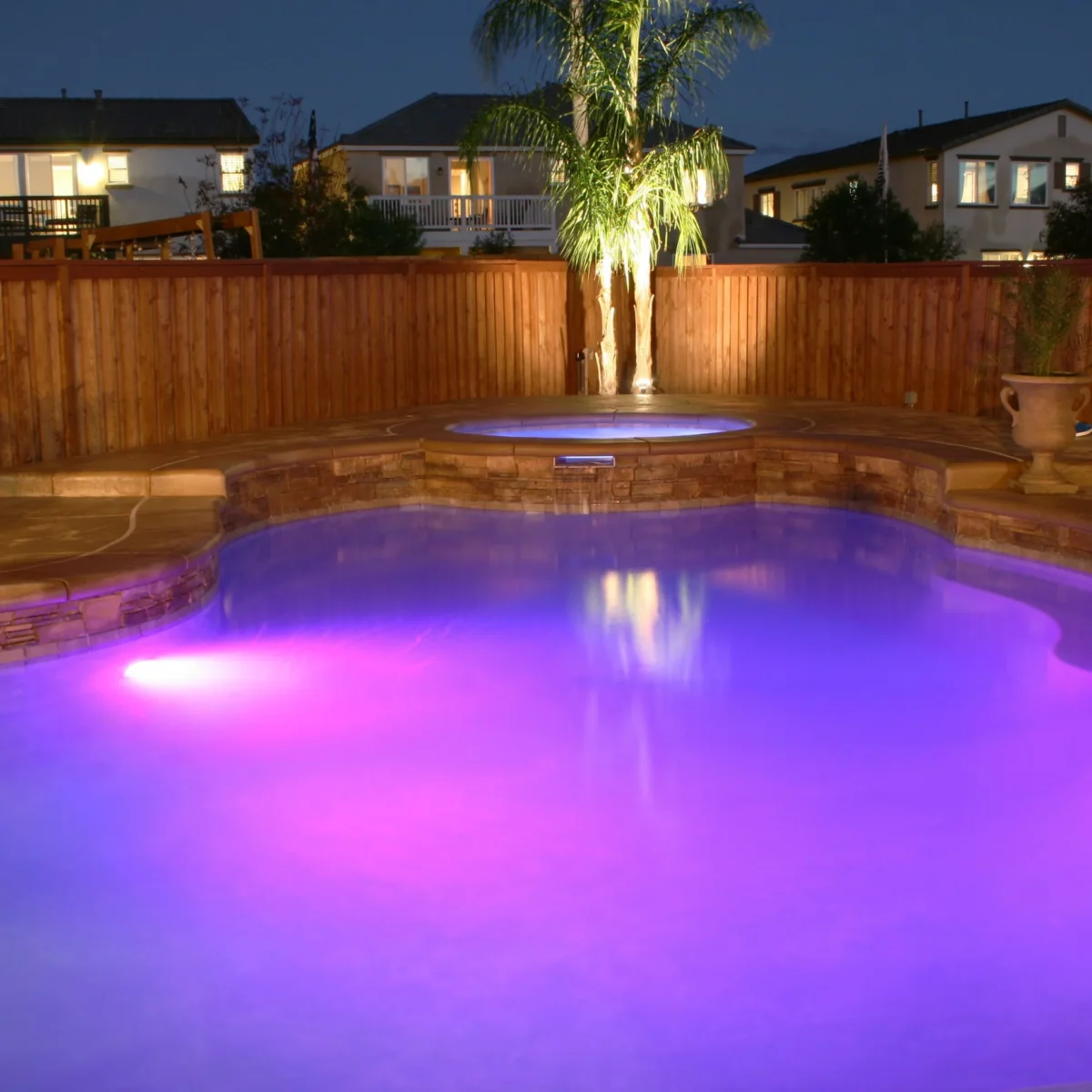 Faretto LED PAR56 RGB per piscina 12V AC - 24W - Tenuta stagna - Telecomando- IP68 - immagine 12